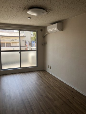 石原マンション（三山）の寝室|広くて明るい寝室