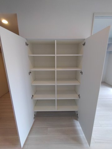 SYFORME ITABASHI Ⅲの収納|※同タイプ参考写真です（ash）