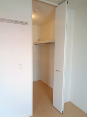 【収納】 | アルコバレーノ | 洋室3.7帖のウォークインクローゼット