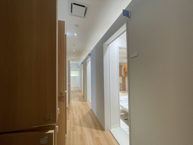 米新ビルの内装|通路右側奥