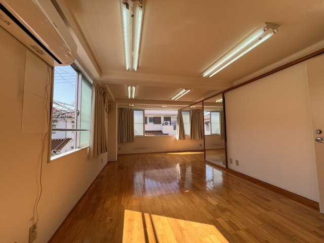 山下ハイツの居間・リビング