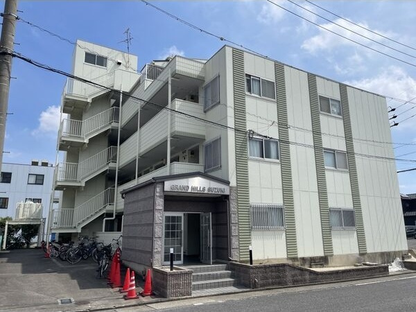グランドヒルズ鈴木の外観|おしゃれな外観です
