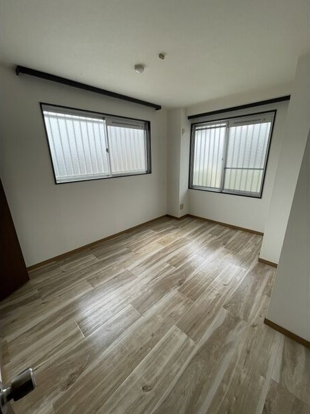 グランドヒルズ鈴木の寝室|寝室です