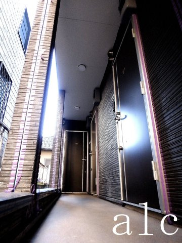 杉並区堀ノ内３丁目のアパートのロビー|毎日通るロビーはこのようになっています