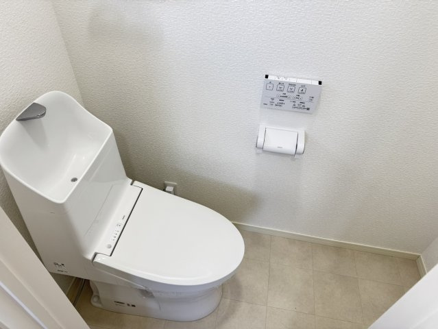 焼津市　本町３丁目　中古住宅　４LDKのトイレ