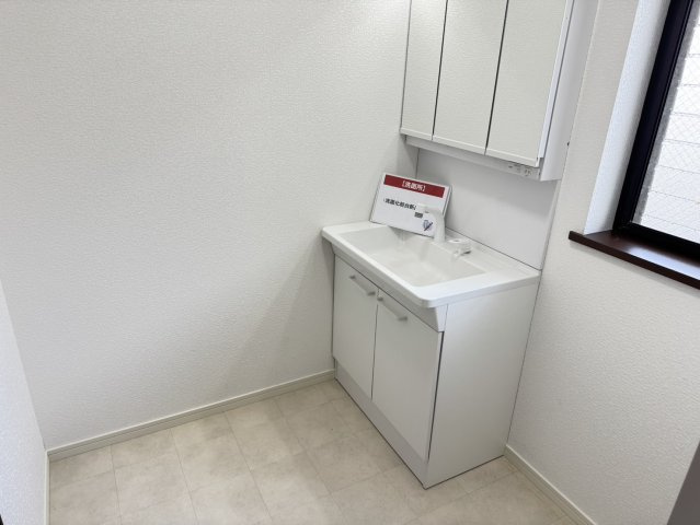 焼津市　本町３丁目　中古住宅　４LDKの独立洗面台