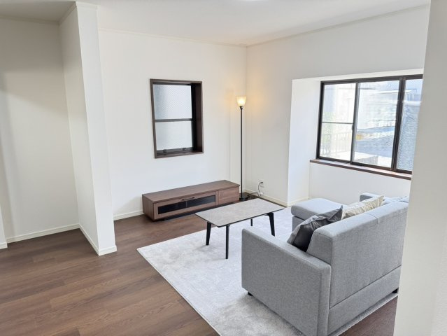 焼津市　本町３丁目　中古住宅　４LDKの居間・リビング