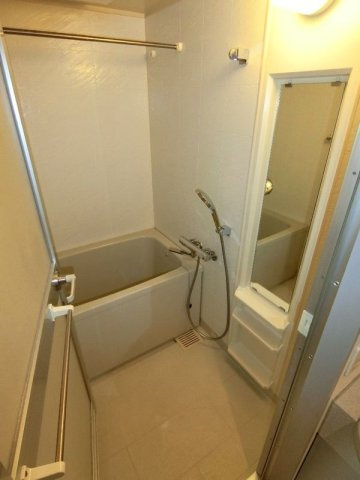 ドゥーエ学芸大学の浴室