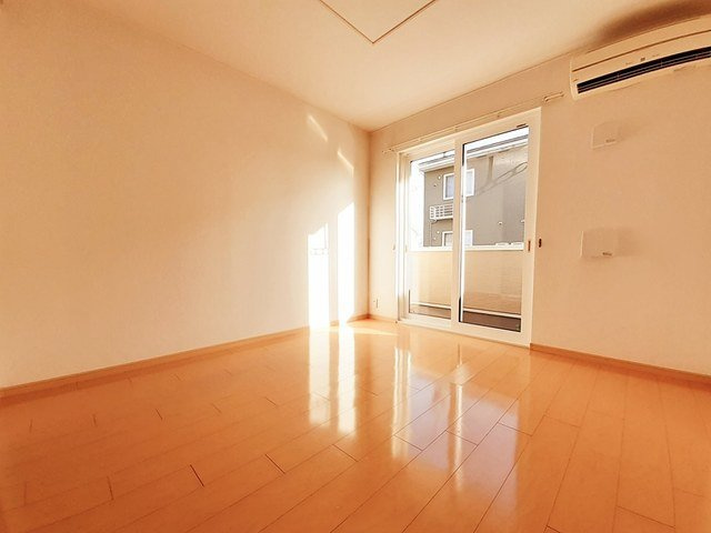 サンシャトーBの居間・リビング