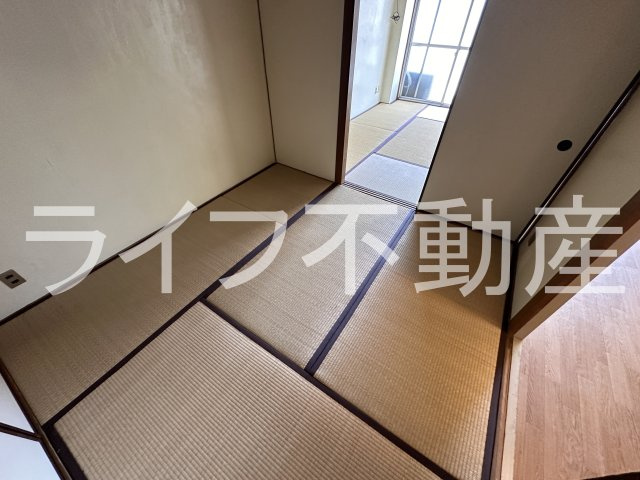 クオリティ俊徳の和室|畳の上でゆっくりとくつろげる和室です