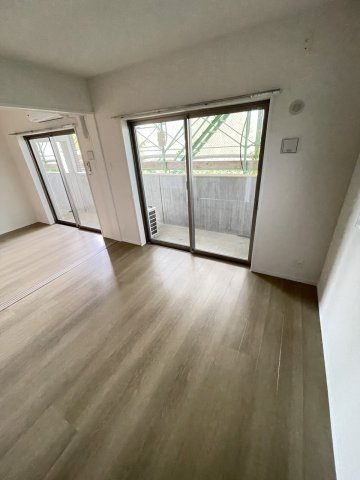 サンテラス・TUTOMIの居間・リビング