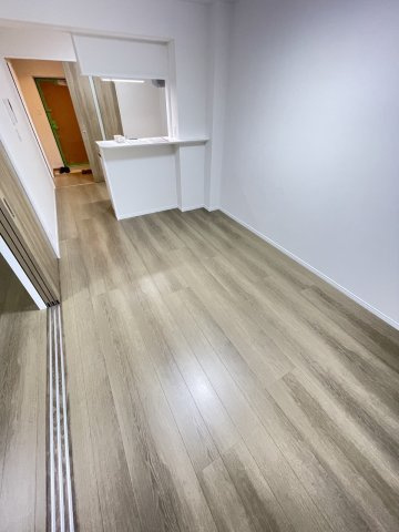 サンテラス・TUTOMIの内装|明るい色調の室内です