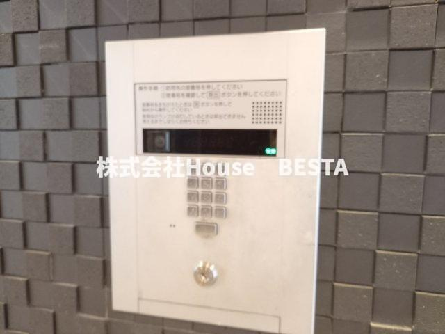 エスリード神戸海岸通のエントランス
