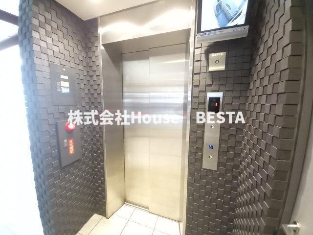 エスリード神戸海岸通のロビー