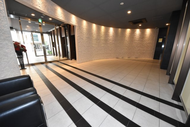 アーデン谷町のエントランス