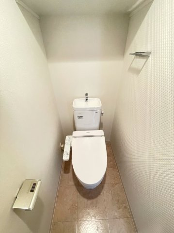 HRフロントリーガル難波WESTのトイレ