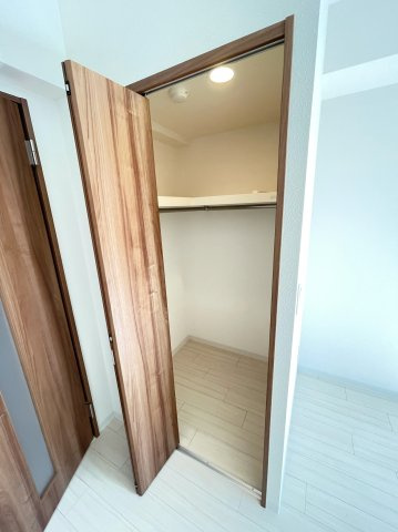 HRフロントリーガル難波WESTの収納