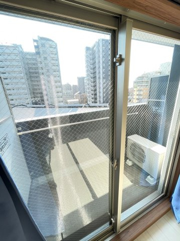 HRフロントリーガル難波WESTのバルコニー