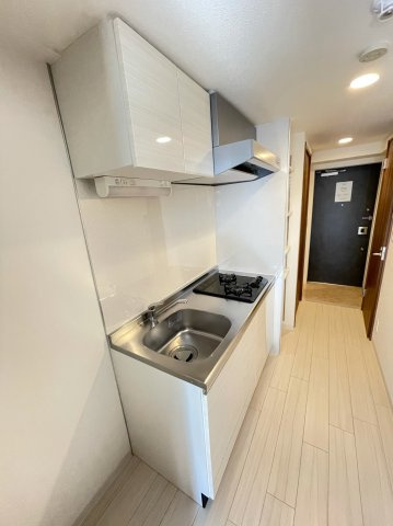 HRフロントリーガル難波WESTのキッチン