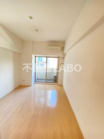 ジュネーゼみなと弁天町の居間・リビング