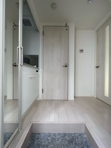 ハーモニーテラス柴又Ⅴの玄関|203号室イメージの為、現状を優先致します。