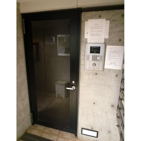 ＺＥＳＴＹ春日町のエントランス|☆このお部屋は仲介手数料0円です☆