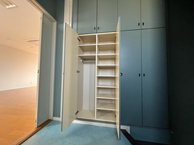 泉池町　売事務所の収納