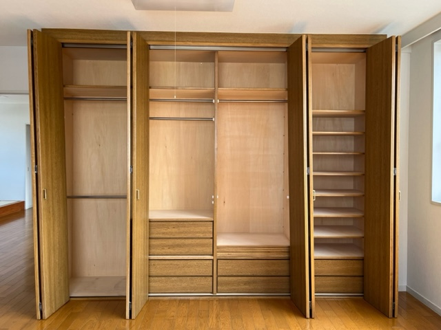 泉池町　売事務所の収納