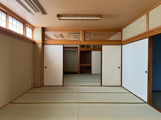 泉池町　売事務所の和室