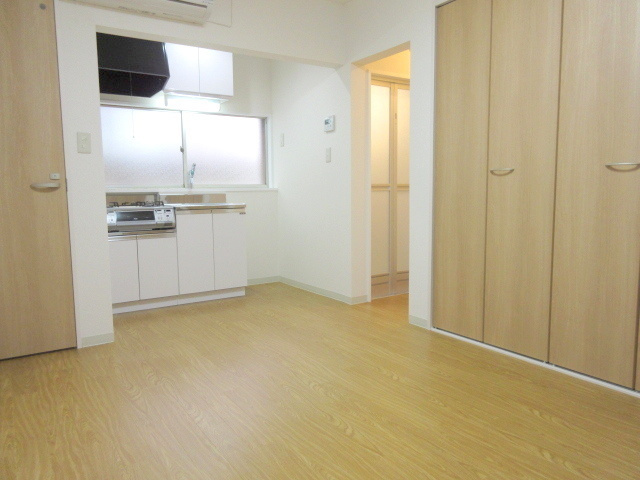 ことぶき荘の居間・リビング|★洋室６帖★