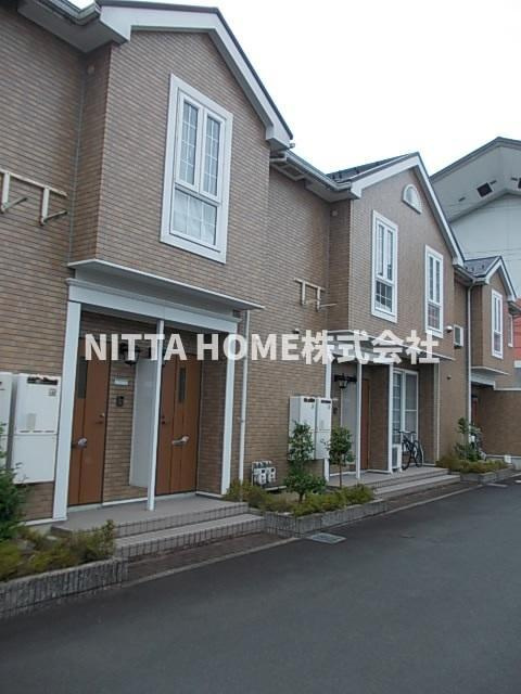 マーヴェラスＡのエントランス|物件の外観です◇