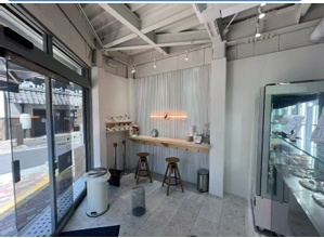 長居駅前店舗事務所の内装