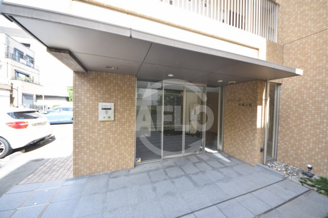 アリヴィオ夕陽ヶ丘　五条小学校区のエントランス|アリヴィオ夕陽ヶ丘　エントランス