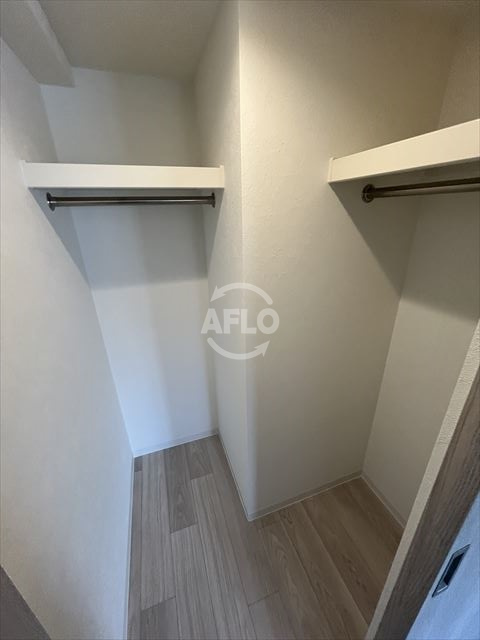 プレサンスＯＳＡＫＡ東成中本ハーヴィルの洋室|プレサンスＯＳＡＫＡ東成中本ハーヴィル　ウォークインクローゼット