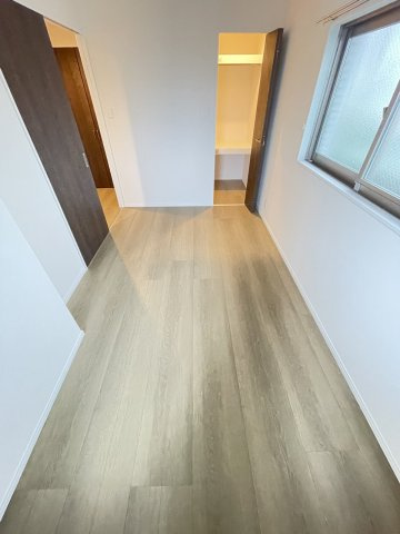 サンテラス・TUTOMIの玄関|明るい玄関です