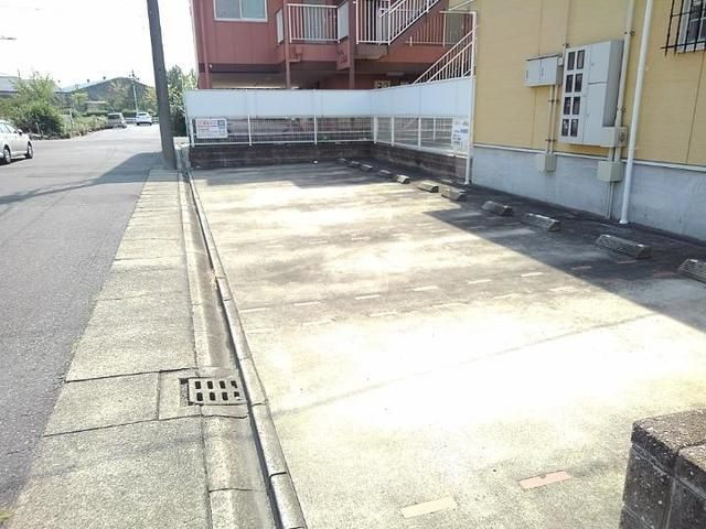 イストワール　Ⅰの駐車場