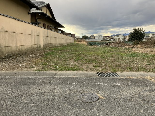 コンフォートヒルズ前橋西片貝2期　2号地の前面道路含む現地写真