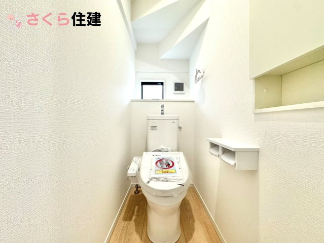 クレイドルガーデン　宇都宮市川田町第6　11号棟のトイレ|トイレは各階完備。夜、トイレに起きても、2階の寝室から1階のトイレに降りる必要はありません。