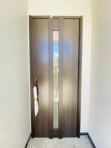 よかタウン／菊池郡菊陽町津久礼１２期／１号棟の玄関