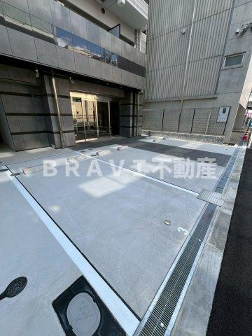 Alivis都島北通　BRAVI不動産の駐車場|【Alivis都島北通】駐車場があるので、車を買う予定の方も安心です