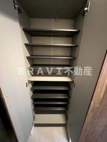 Alivis都島北通　BRAVI不動産の玄関|【Alivis都島北通】シューズボックスです