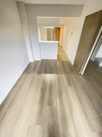 (仮称)日向・新生町YMマンションの居間・リビング|ゆったり過ごせる居間です