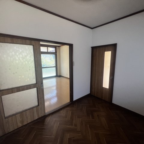 登別市片倉町3丁目6-4戸建の居間・リビング