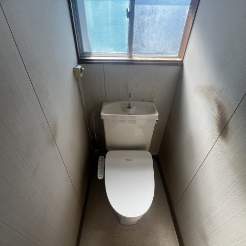 登別市片倉町3丁目6-4戸建のトイレ