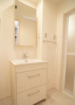 【独立洗面台】 | リブリ・LUXTIA | 朝の身支度もラクラク独立洗面台　同一仕様