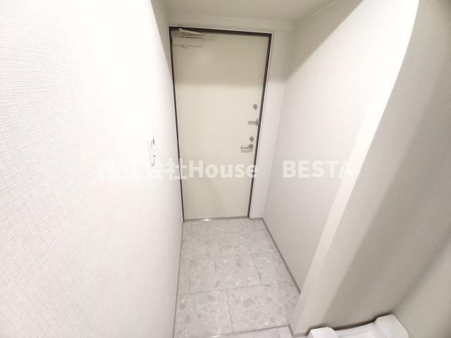 ネクストステージ神戸元町の玄関