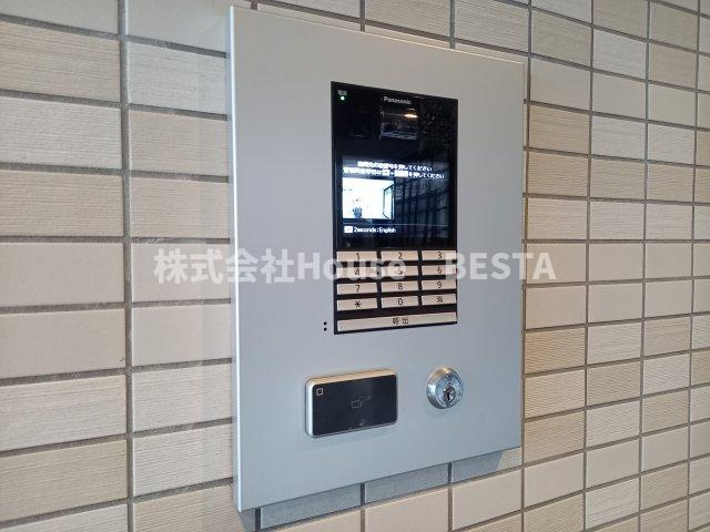 ネクストステージ神戸元町のエントランス