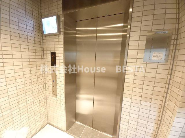 ネクストステージ神戸元町のロビー