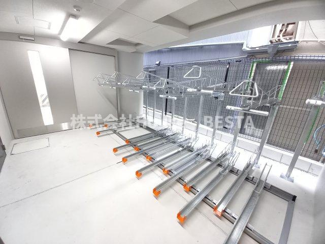 ネクストステージ神戸元町の駐車場