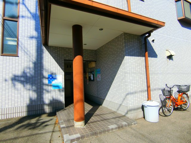 サワーハイツ萩原天神のエントランス